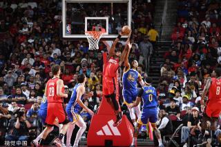 牢牢掌握在 牢牢掌握在