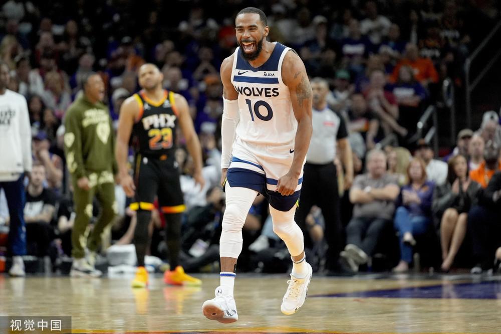 表现出色 表现出色