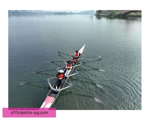 赛艇历史长河：探索划船运动的演变与辉煌