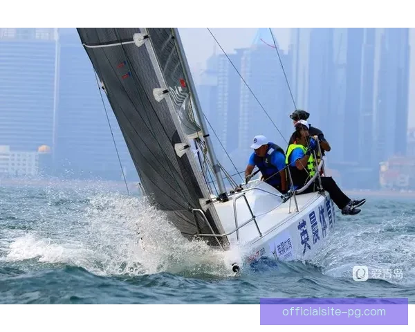 迎风破浪，角逐帆船杯：挑战极限，征战海洋